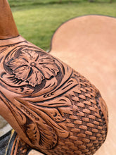 Load image into Gallery viewer, Vintage Glam Bullseye Saddle